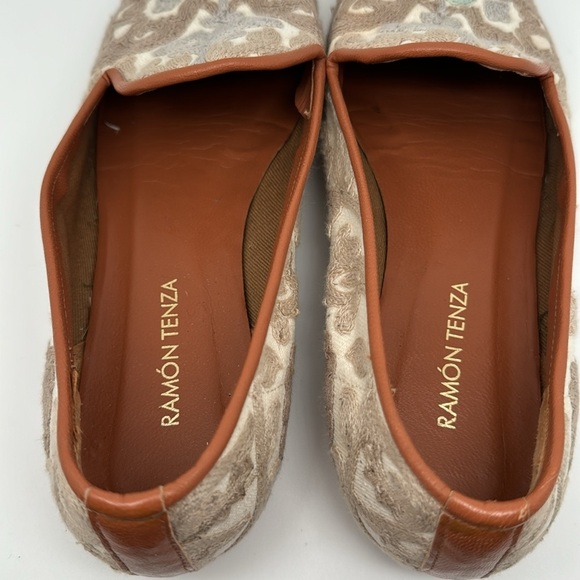 Ramon Tenza Ukraine Embroidered Floral & Leather Loafers Slip on Flats Size 7.5 - Picture 10 of 12